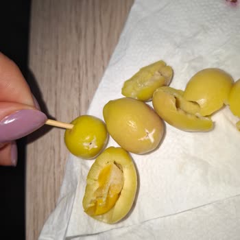 Migros'tan Plastik Ambalajlı Zeytinlerde Küf Tespiti Ve Sağlık Endişesi