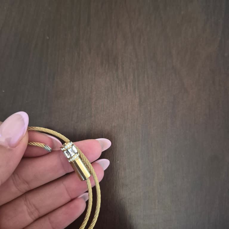 Magnetli Çelik Parçalı Guess Bileklik Kırıldı, Satıcı Yardımcı Olmadı