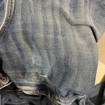 Mavi Pantolonunda Yırtılma Ve Renk Atması Kullanıcı Hatası Olarak Reddedildi