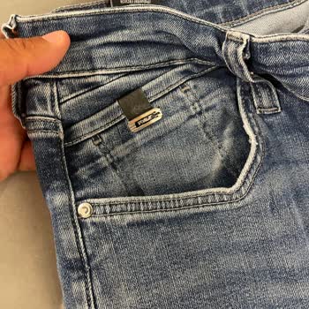Mavi Pantolonunda Yırtılma Ve Renk Atması Kullanıcı Hatası Olarak Reddedildi