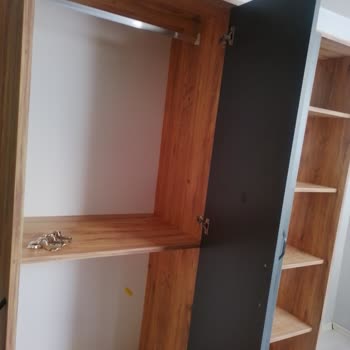 Esmob Mobilya'dan Peşin Ödeme Sonrası Fatura Kesilmemesi Ve Gardırop Montajı İle Raf Eksikliği