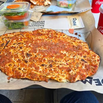 Menü Görseliyle Uyuşmayan Lahmacun Porsiyonu