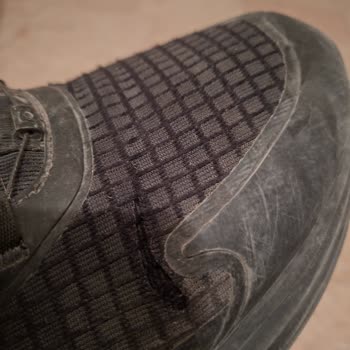 Lumberjack Spor Ayakkabısının Erken Yırtılması Ve Mağaza Reddi