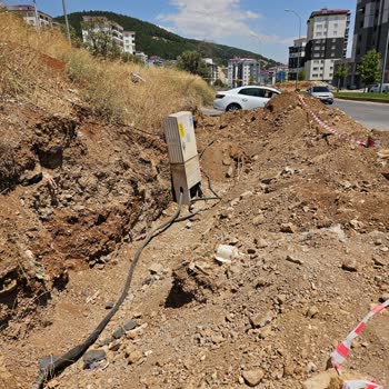 Akedaş'ın Çalışması Nedeniyle Kırılan Fiber Kablo Ve Bir Hafta Süren İnternet Kesintisi