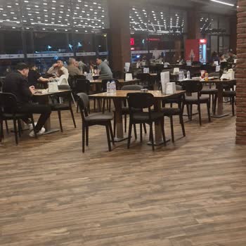 Sipariş Alınmaması Ve Kirli Masada 40 Dakika Bekleme
