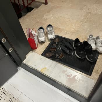 Kuryenin Dökülen İçecekleri Nedeniyle Zaman Kaybı Ve Moral Bozukluğu