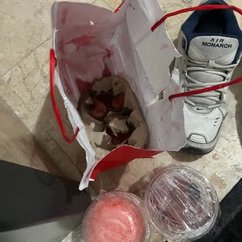 Kuryenin Dökülen İçecekleri Nedeniyle Zaman Kaybı Ve Moral Bozukluğu