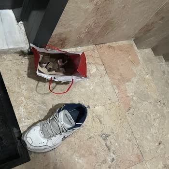 Kuryenin Dökülen İçecekleri Nedeniyle Zaman Kaybı Ve Moral Bozukluğu