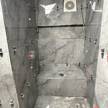 Güral Seramik Banyo Granitinde Fabrikasyon Lekeler Var