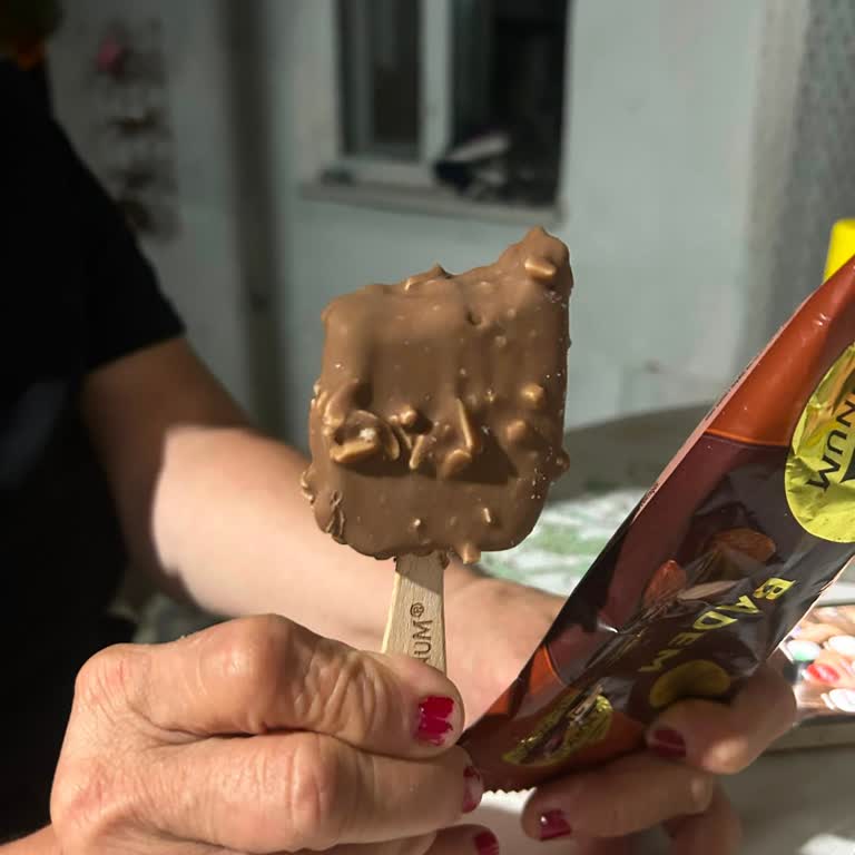 Algida Magnum Dondurması Yarım Çıktı: Hijyen Ve Güven Kırıklığı