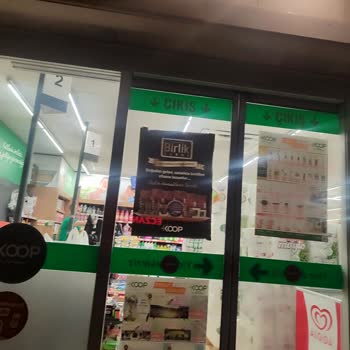 Şube Çalışanları Resmi Saatten Önce Kapıları Kapıyor