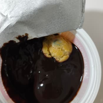 Küflü Ve Son Kullanım Tarihine Yakın Profiterol Şikayeti