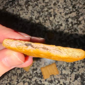Eti Markasının Klasik Sade Pötibör Bisküvilerinde Siyah Lekeler Ve Hijyen Endişesi