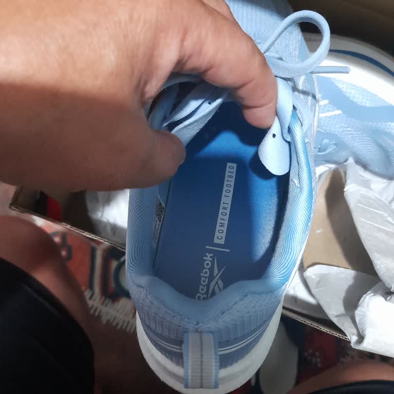 Sağ Ayağımda Taban Kayması Yaratan Reebok Ayakkabısı İade Edilemedi