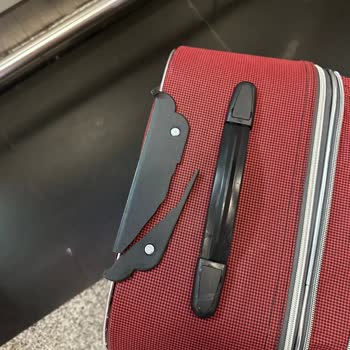 Sunexpress Kırılan Valiz İçin Tamir Talebi Ve Parça Eksikliği Nedeniyle Sorumluluk Yüklemesi