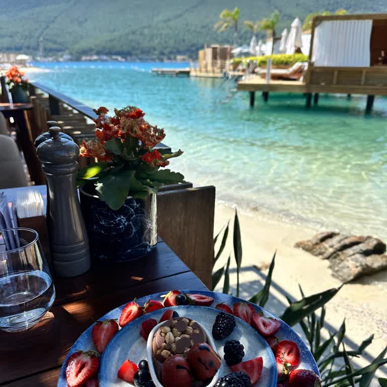 Deniz Kenarı Restoranda Orman Meyveli Tabağı İstenildiği Gibi Değildi