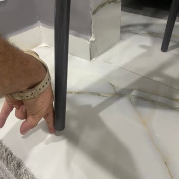Solicitud de Cambio Rechazada y Cobro Extra en Sillas de Bauhaus