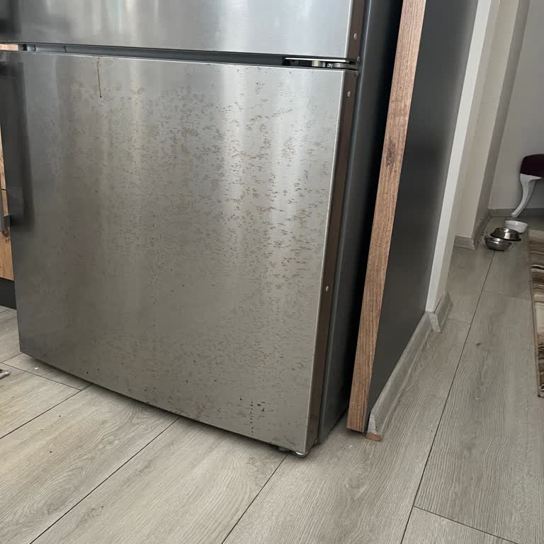 Bosch Buzdolabının Alt Dondurucu Kapak Pası Ücretsiz Değişim Talebi