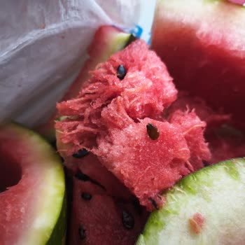 CarrefourSA'dan Bozuk Karpuzlar İçin Tazminat Ve Kalite Kontrol Talebi