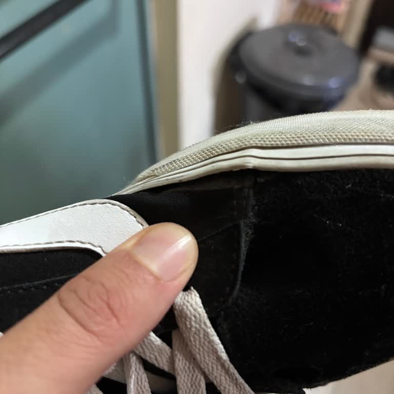 Vans Ayakkabısının 5 Ayda Dikişlerinin Kopması Ve Yenisiyle Değiştirilmesi İsteği