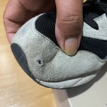 New Balance Ayakkabılarda İç Astar Yırtılması Ve Malzeme Deformasyonu Nedeniyle Garanti Reddi