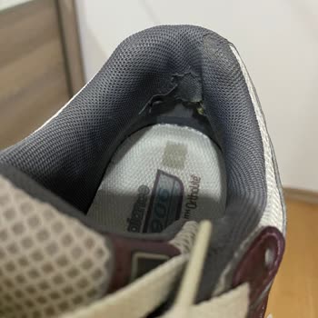 New Balance Ayakkabılarda İç Astar Yırtılması Ve Malzeme Deformasyonu Nedeniyle Garanti Reddi