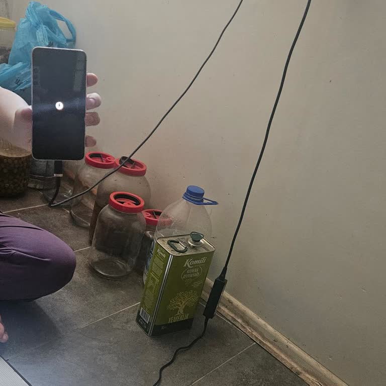 Aşırı Isınan Ve Açılmayan Telefon Müşteri Hizmetlerinden Cevap Bekliyor