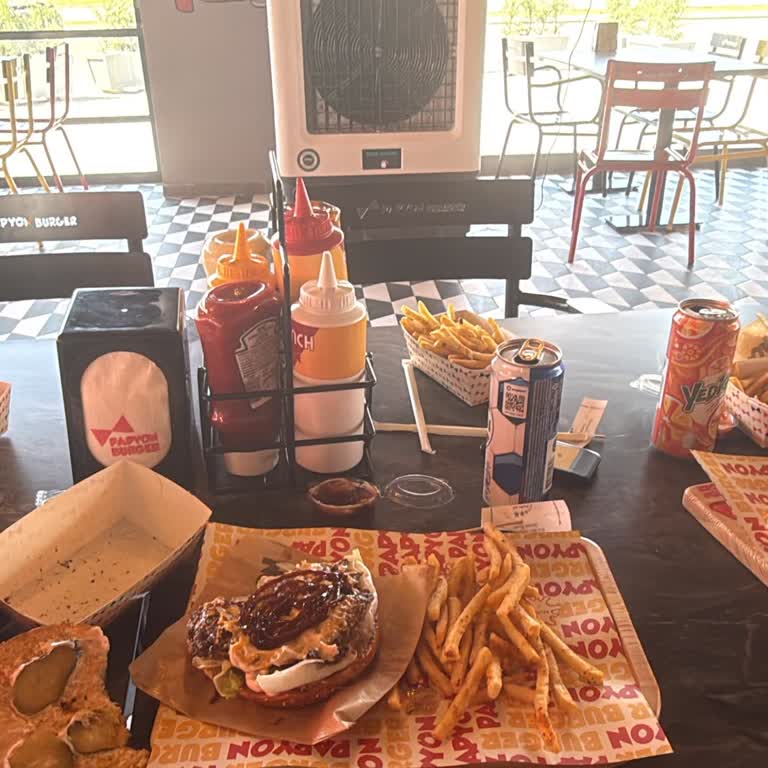 Aşırı Tuzlu Hamburger Köftesi Keyif Almayı Engelledi