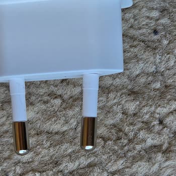 Yamulan Şarj Adaptöründe Üretim Hatası Ve Güvenlik Endişesi
