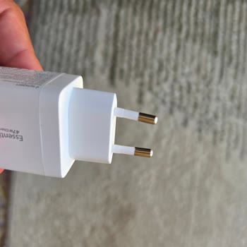 Yamulan Şarj Adaptöründe Üretim Hatası Ve Güvenlik Endişesi