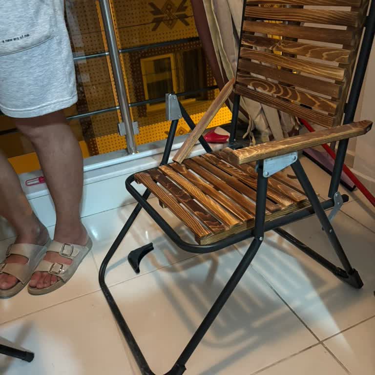 Kırık Balkon Sandalyesi Ve Cevapsız Müşteri Hizmeti