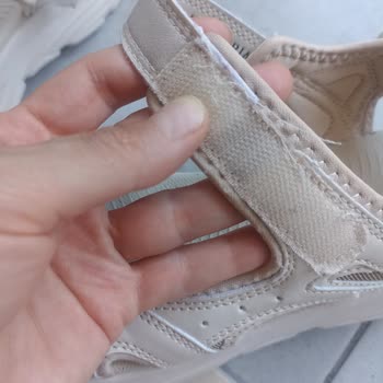 Garanti Kapsamındaki Sandaletin Çıtçıtları Sökülmesi Ve Mağazanın Cevapsız Tutumu