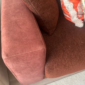 Yanlış Kumaş Renkli Koltuk Kolunun Üç Aylık Teslimat Gecikmesi