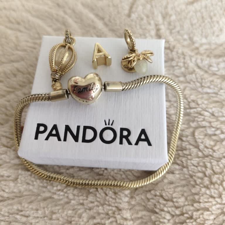 Pandora Bileklik Ve Charm Kaplaması Çabuk Soldu, Değişim Talep Ediyorum