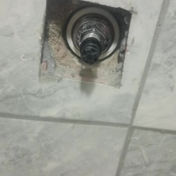 Artı Markalı Rezervuar Parçasındaki Sürekli Su Kaçağı İçin Tamir Ve Masrafın Şirket Tarafından Karşılanması Talebi