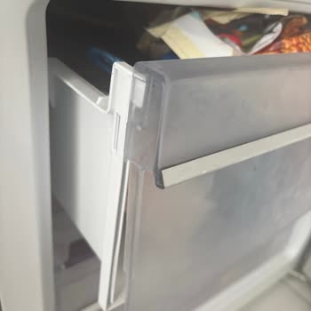 Beko B70530NE Dondurucu Çekmecesi Kırıldı, Garanti Kapsamında Değişim Talebi