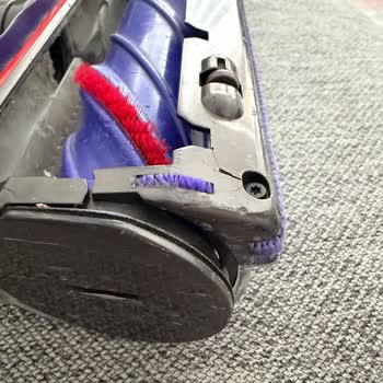 Dyson Süpürge Kısa Sürede Parça Kırması Ve Müşteri Mağduriyeti
