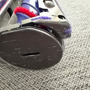 Dyson Süpürge Kısa Sürede Parça Kırması Ve Müşteri Mağduriyeti