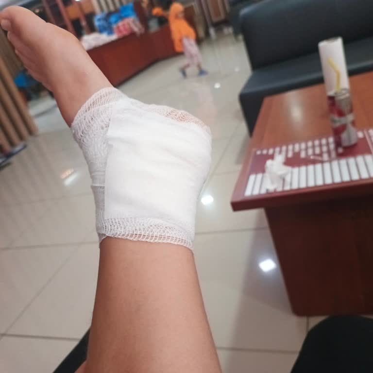 Hamamda Çocuğumun Ayağı Kesildi, İşletme İlgisiz Ve Ücret İstedi