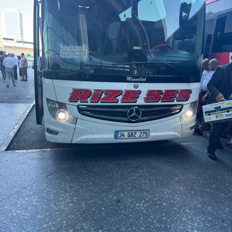 Şoför Ve Muavinin Bağırarak Kırıcı Tutumu Yolculukta Saygısızlık Yarattı
