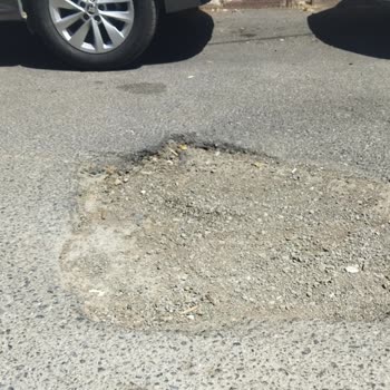 Sancaktepe Nadir Sokakta Çukur Ve Gürültü Sorunları İçin Acil Müdahale Gerekiyor