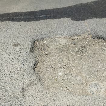 Sancaktepe Nadir Sokakta Çukur Ve Gürültü Sorunları İçin Acil Müdahale Gerekiyor
