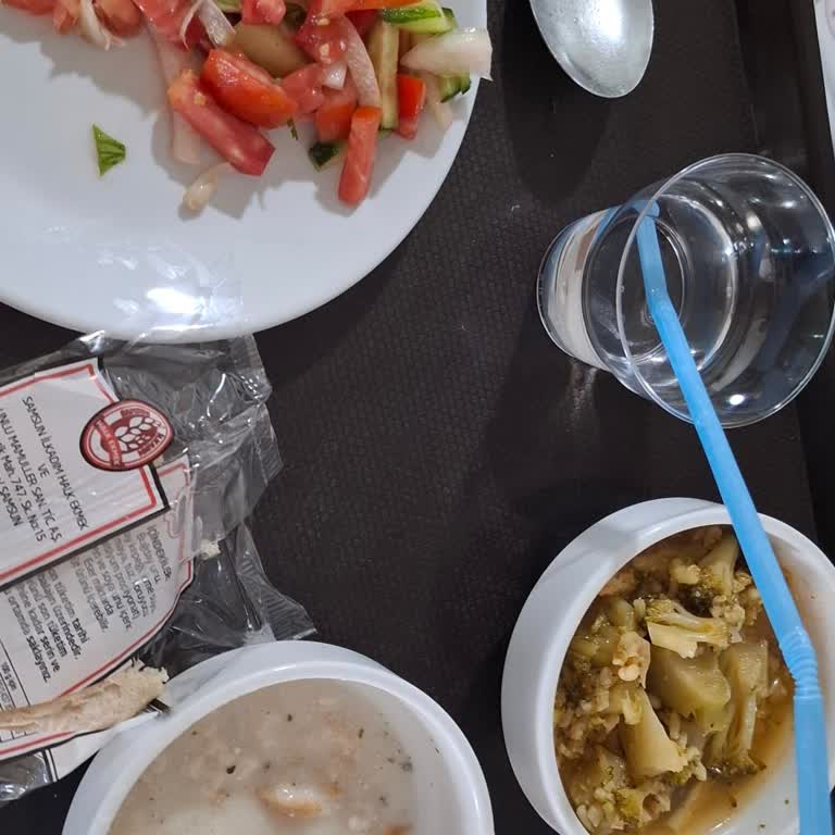 Aşhan Yemek Şirketinde Soğuk, Lezzetsiz Yemekler Ve Kaba Personel
