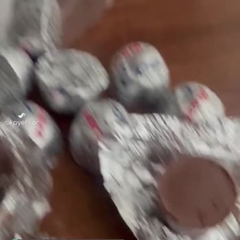 Ülker Ece Çikolatanın İçerisinde Canlı Kurtlar Çıktı