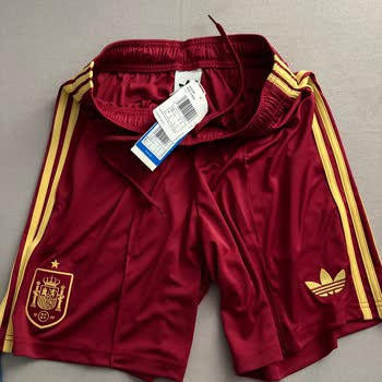 Kusurlu Adidas Şortu İçin Uzaktan İade Talebi