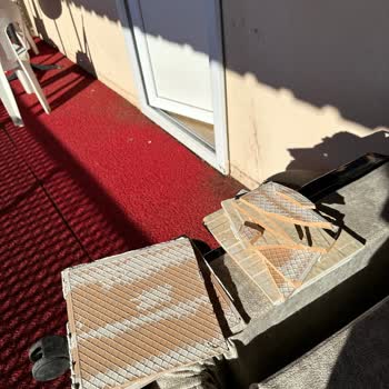 Duş Kabininde Düşen Fayans Nedeniyle Anne Yaralandı Ve Tatilbudur'dan Yanıt Gelmedi