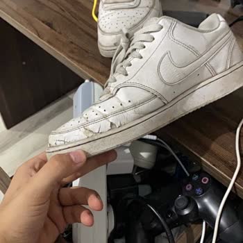 Nike Court Vision Ayakkabısında Deri Soyulması Ve Mağaza İlgisizliği