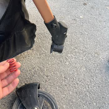 Garanti Kapsamındaki Bebek Arabasında Ön Tekerlek Arızası Ücretsiz Onarım Talebi Reddedildi