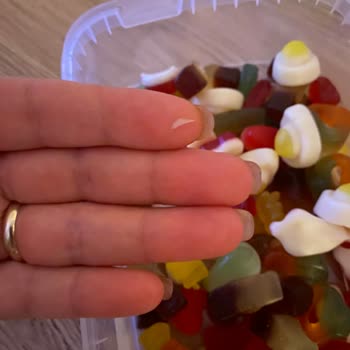 Bebeto Party Mix Şekerinde Tırnağa Benzeyen Yabancı Madde Bulundu