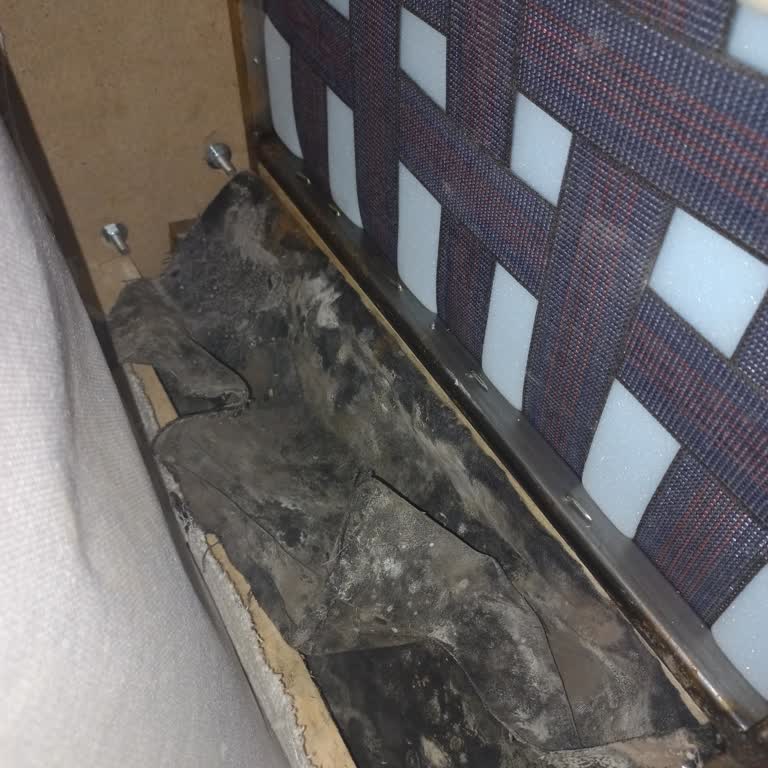 Berjer Koltukta Küf Ve Teslimat Gecikmesi